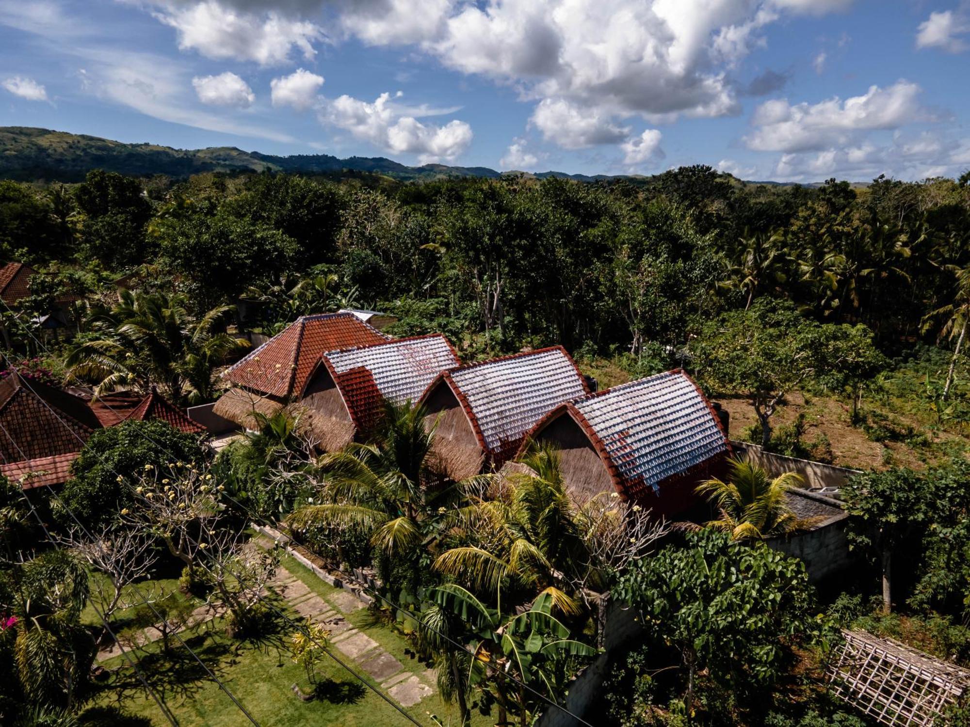 Temeling Jungle Inn Batumadeg Bagian luar foto