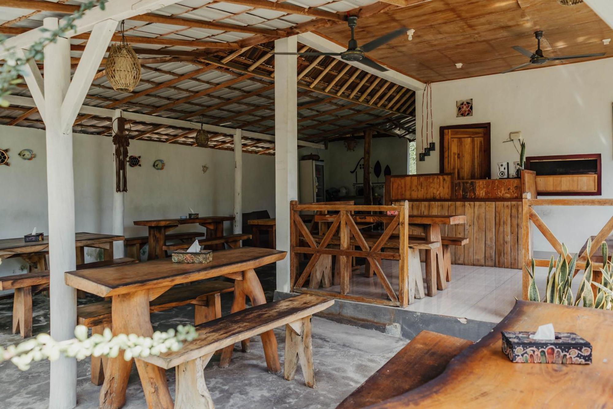 Temeling Jungle Inn Batumadeg Bagian luar foto