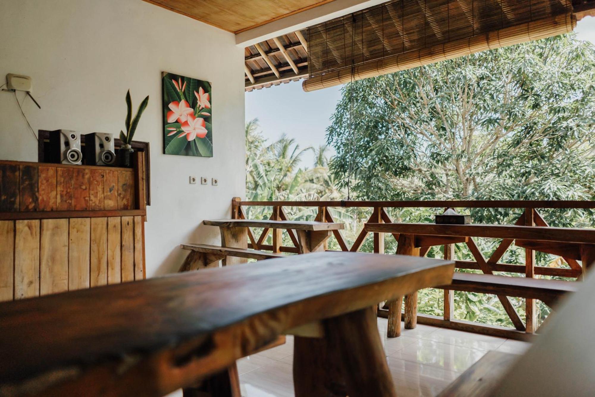 Temeling Jungle Inn Batumadeg Bagian luar foto