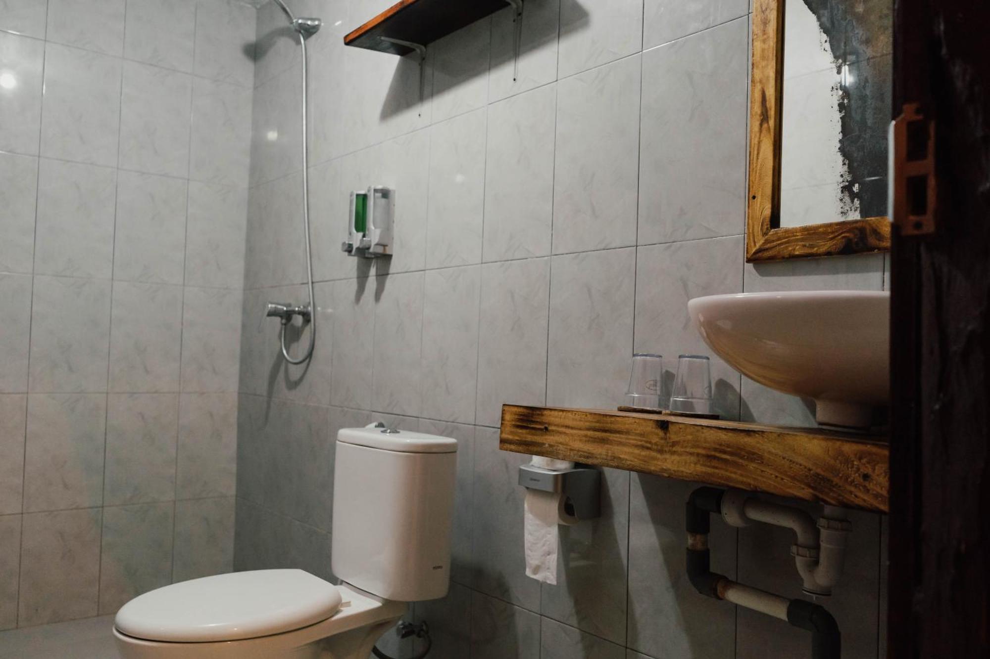 Temeling Jungle Inn Batumadeg Bagian luar foto